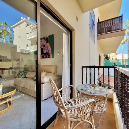 Victoria Apartment *